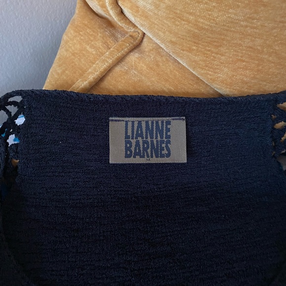 Lianne Barnes black stretchy knit sweater with crochet short sleeves - Size M - Picture 7 of 7